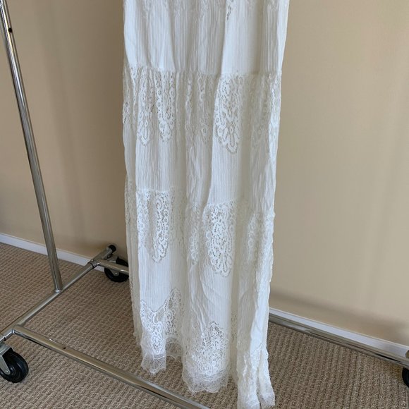 L'Atiste White Lace Maxi Dress Off-the-Shoulder - Picture 8 of 10